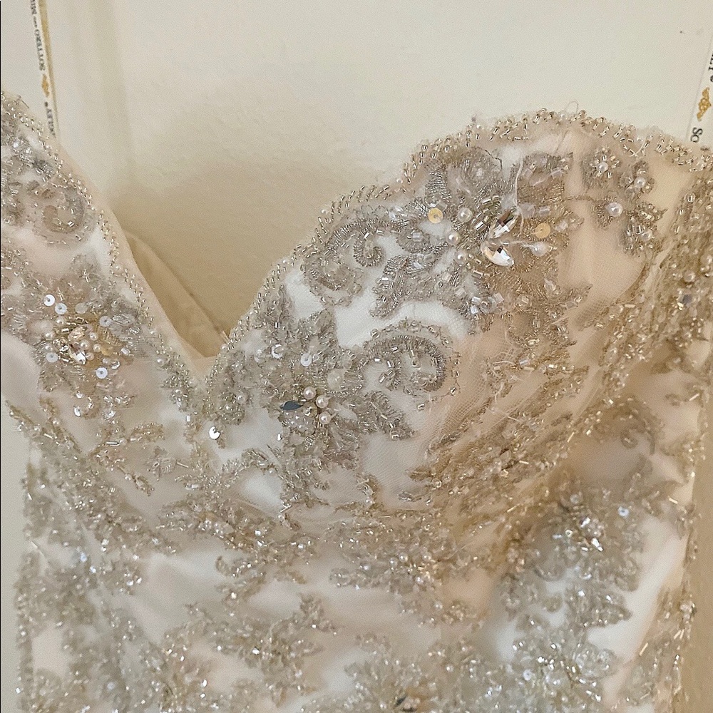 Wedding gown
